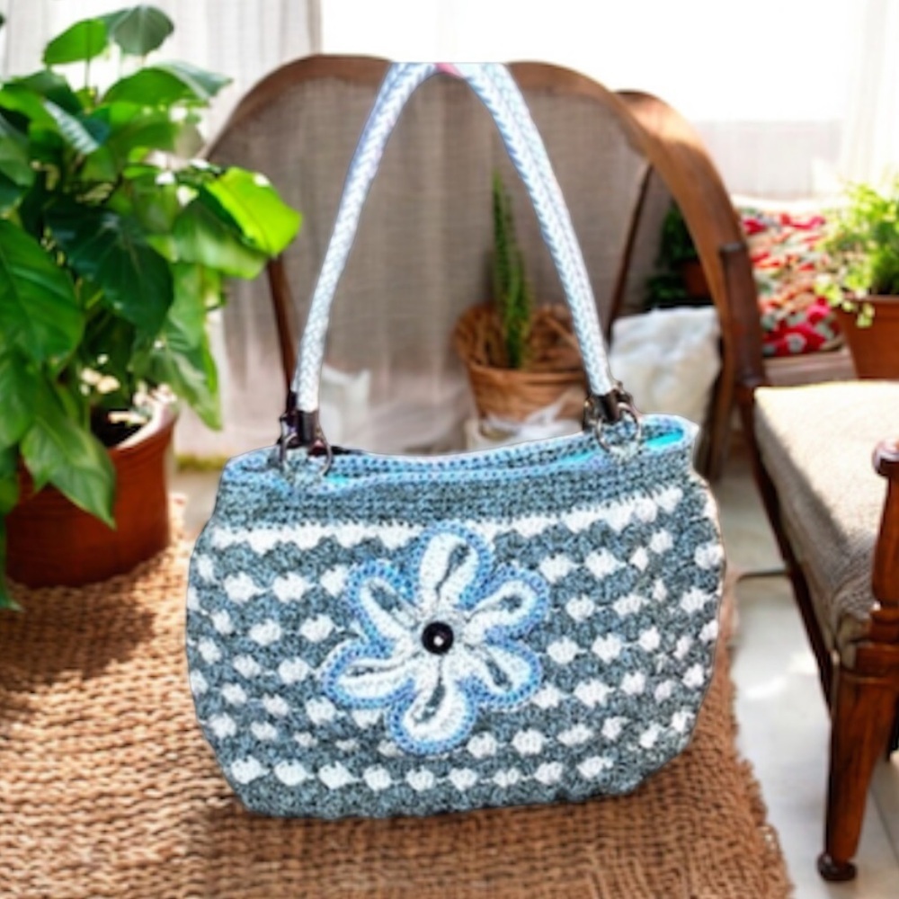 VTG-Handmade Knit -Woven -Embroidered Satin Lined Bag-Flower woven detail -Sz M